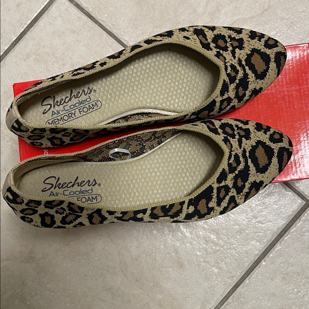 Skechers Women's Animal Print Flats - Picture 6 of 6